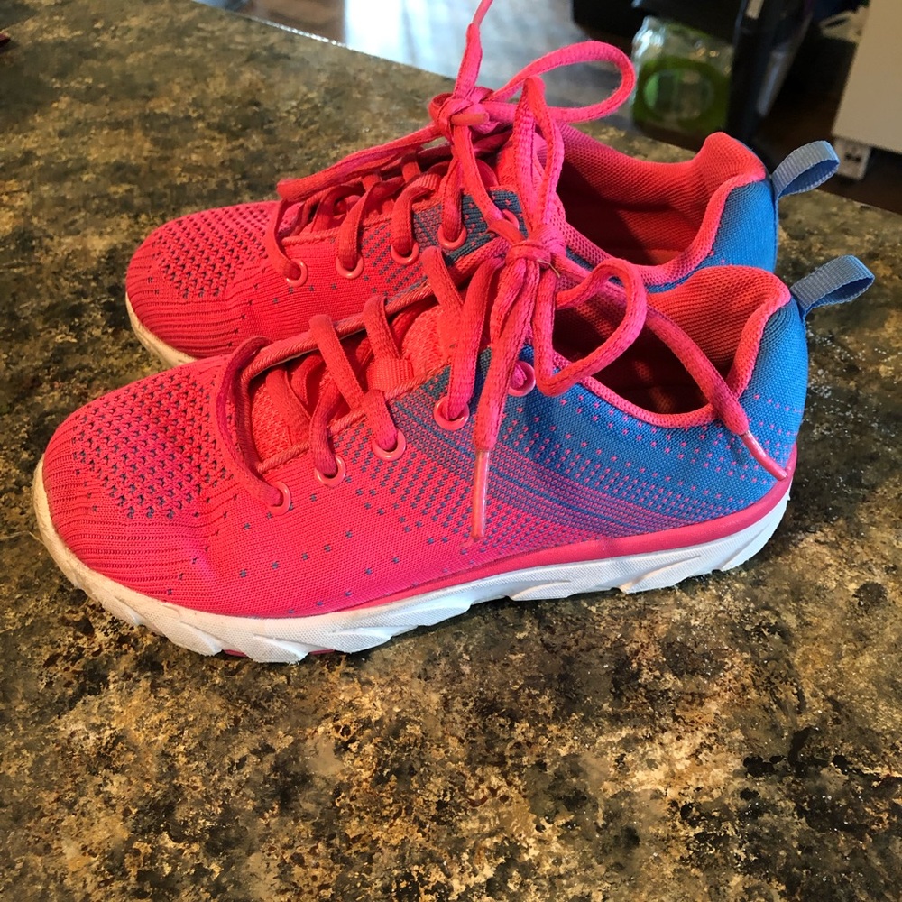 Girls shoes